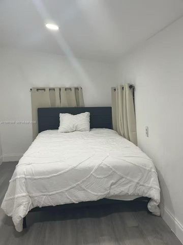 2456 NW 28th St, Miami, FL 33142