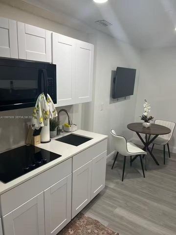 2456 NW 28th St, Miami, FL 33142