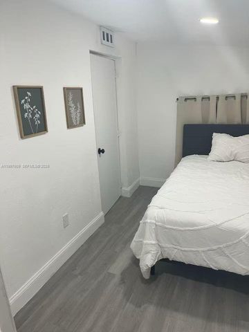 2456 NW 28th St, Miami, FL 33142