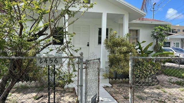 2456 NW 28th St, Miami, FL 33142