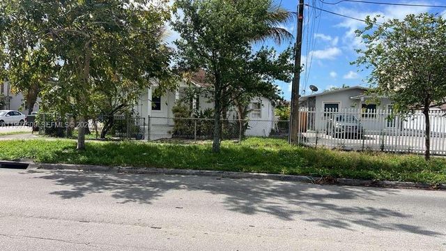 2456 NW 28th St, Miami, FL 33142