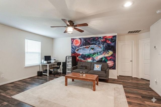 901 Jefferson Avenue, Cleveland, TX 77327