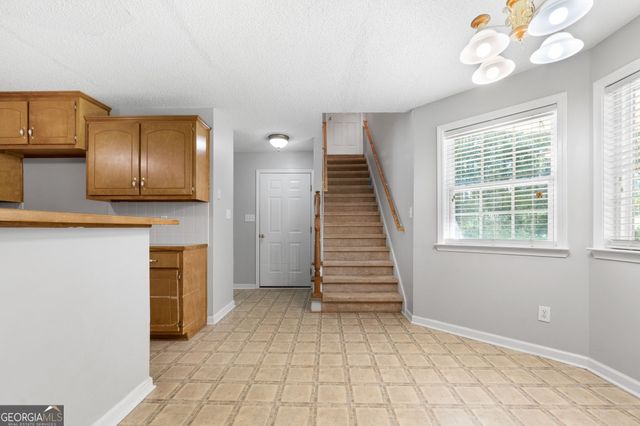 527 Barhams Ridge Drive, Mcdonough, GA 30252