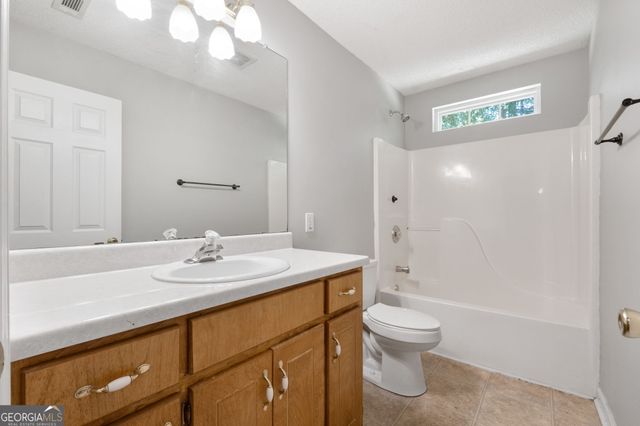 527 Barhams Ridge Drive, Mcdonough, GA 30252