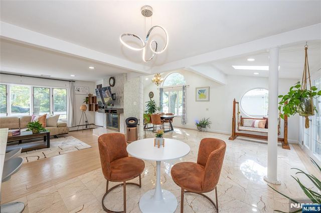 531 Mountain Avenue, North Caldwell, NJ 07006