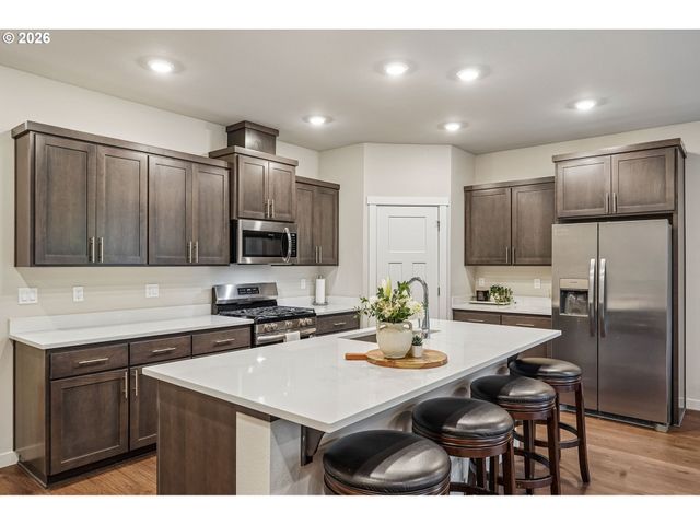 23830 Sw Vermillion Dr, Tualatin, OR 97062