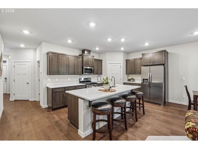 23830 Sw Vermillion Dr, Tualatin, OR 97062