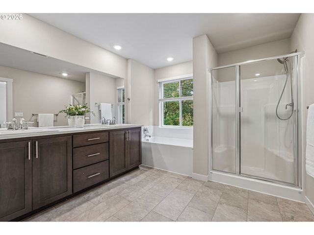 23830 Sw Vermillion Dr, Tualatin, OR 97062