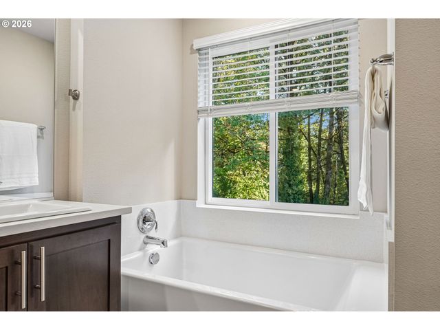 23830 Sw Vermillion Dr, Tualatin, OR 97062