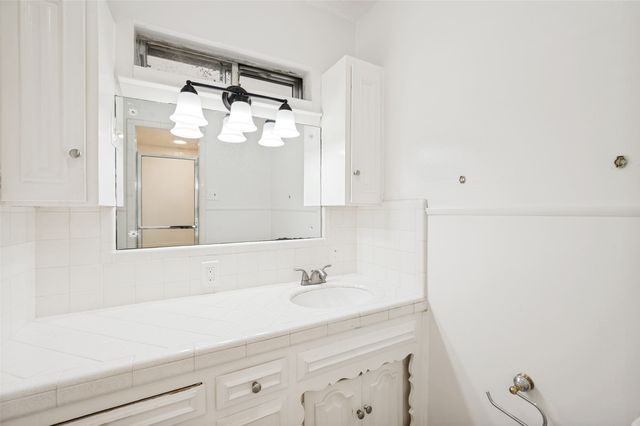 19 Shadowood Lane, Gainesville, TX 76240