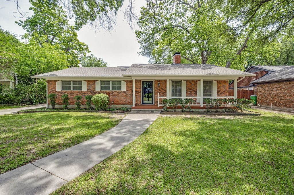 19 Shadowood Lane, Gainesville, TX 76240