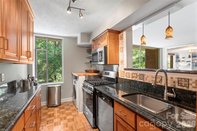 1300 Queens Road 402, Charlotte, NC 28207