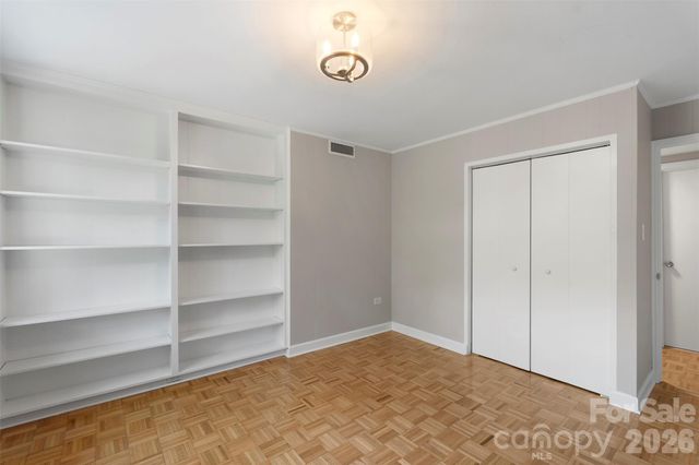 1300 Queens Road 402, Charlotte, NC 28207