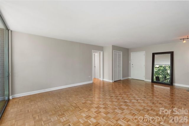 1300 Queens Road 402, Charlotte, NC 28207