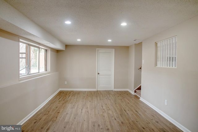 914 ASTON MARTIN DR, Lindenwold, NJ 08021