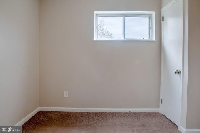 914 ASTON MARTIN DR, Lindenwold, NJ 08021