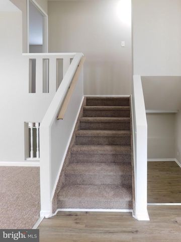 914 ASTON MARTIN DR, Lindenwold, NJ 08021