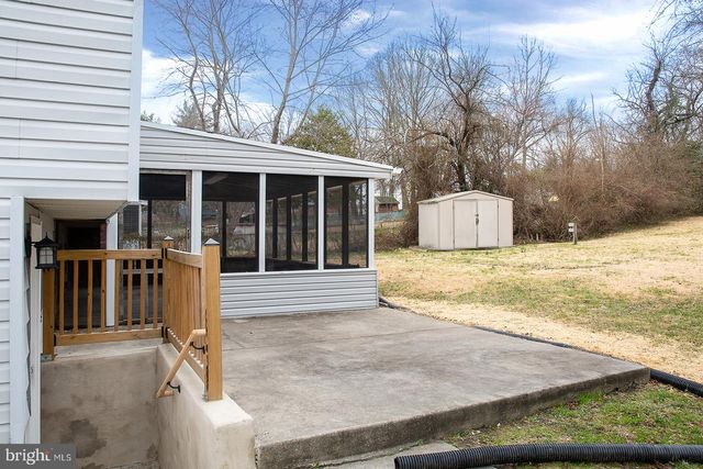 914 ASTON MARTIN DR, Lindenwold, NJ 08021