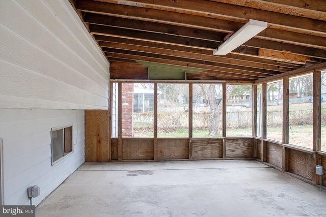 914 ASTON MARTIN DR, Lindenwold, NJ 08021