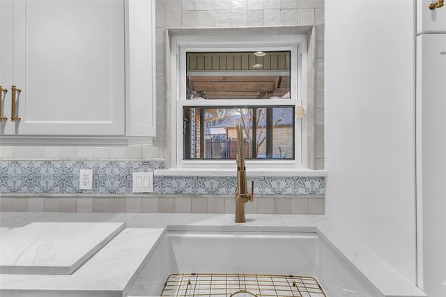 3002 Carolyn Court, Bedford, TX 76021