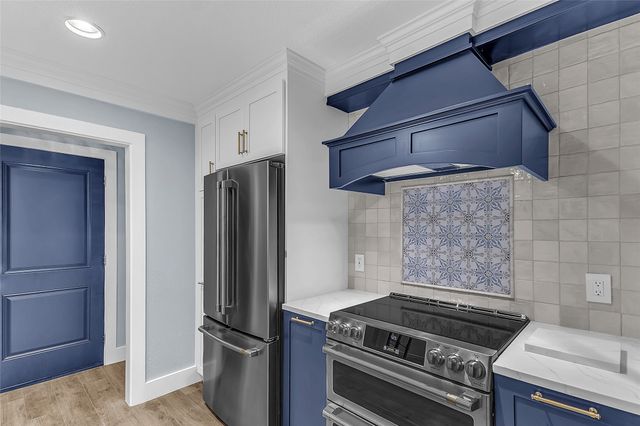 3002 Carolyn Court, Bedford, TX 76021