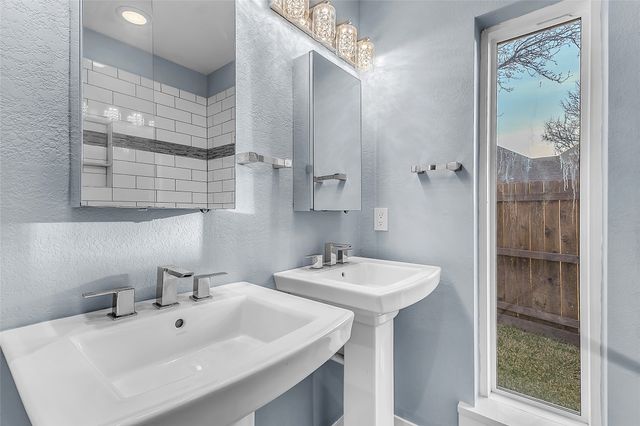 3002 Carolyn Court, Bedford, TX 76021