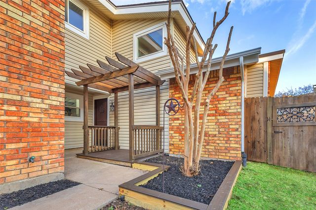 3002 Carolyn Court, Bedford, TX 76021