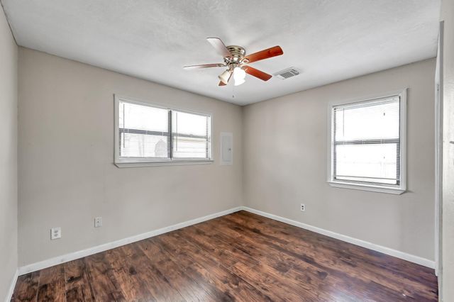 20115 Live Oak S, New Caney, TX 77357