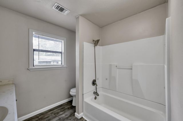 20115 Live Oak S, New Caney, TX 77357