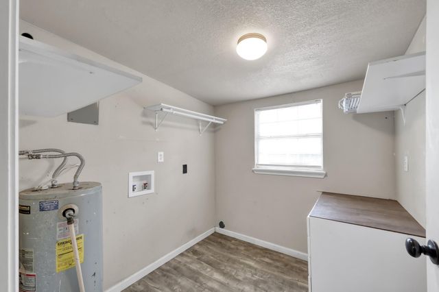 20115 Live Oak S, New Caney, TX 77357