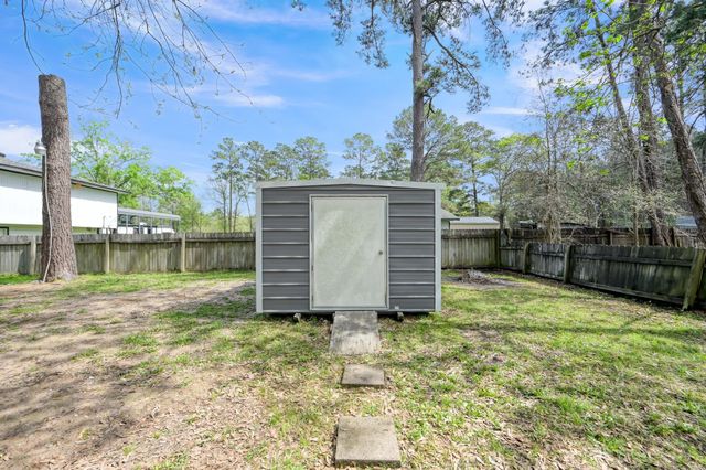 20115 Live Oak S, New Caney, TX 77357