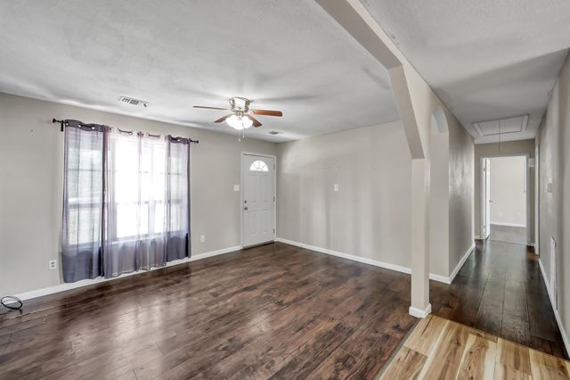 20115 Live Oak S, New Caney, TX 77357