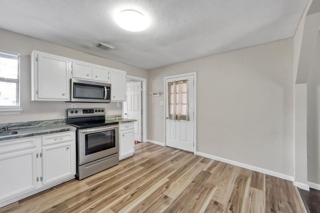 20115 Live Oak S, New Caney, TX 77357