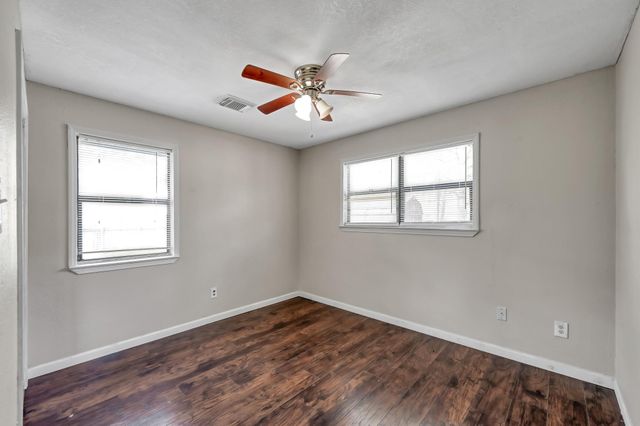 20115 Live Oak S, New Caney, TX 77357