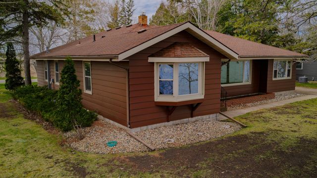 2113 Country Club Drive NE, Willmar, MN 56201
