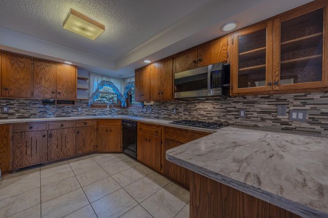 2113 Country Club Drive NE, Willmar, MN 56201