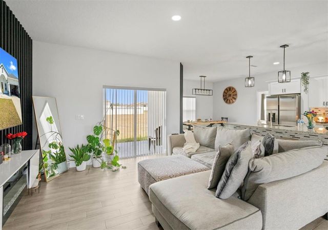 817 DESMOINES PLACE, Kissimmee, FL 34759