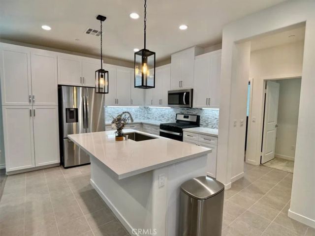 16008 Jamie Lane 2, Fontana, CA 92336
