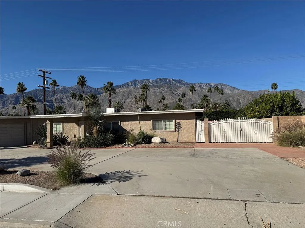 445 N Farrell, Palm Springs, CA 92262