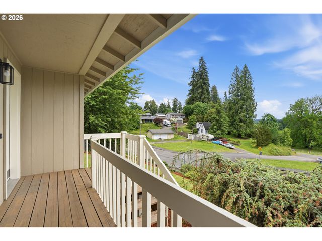 511 W 3RD St, La Center, WA 98629