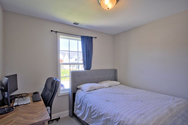 824 Crestone Ln, Clarksville, TN 37042