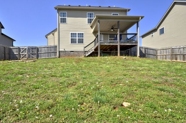 824 Crestone Ln, Clarksville, TN 37042