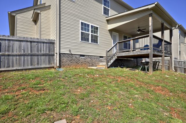 824 Crestone Ln, Clarksville, TN 37042