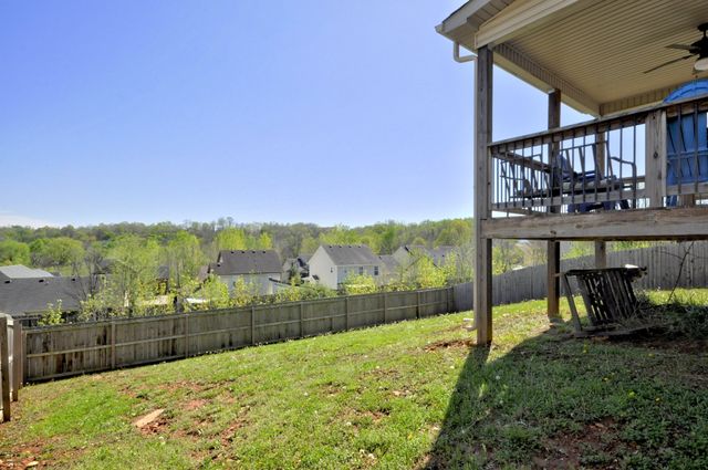 824 Crestone Ln, Clarksville, TN 37042