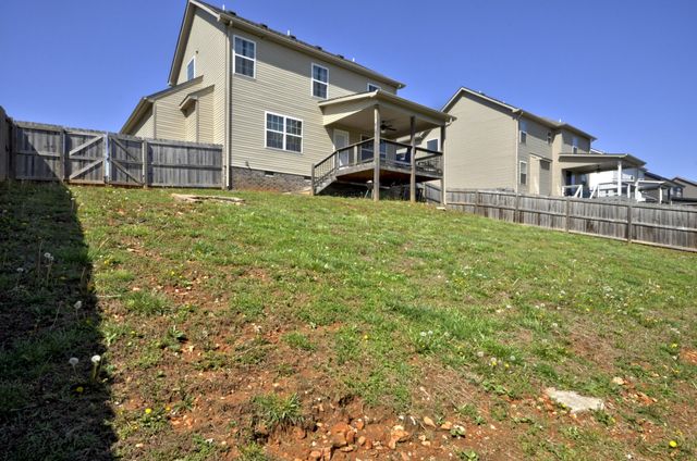 824 Crestone Ln, Clarksville, TN 37042