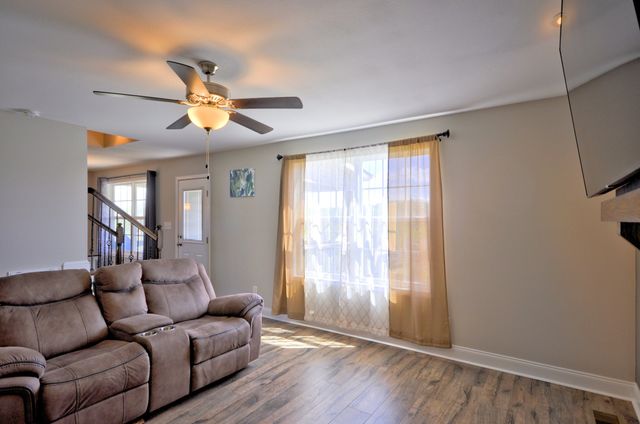 824 Crestone Ln, Clarksville, TN 37042