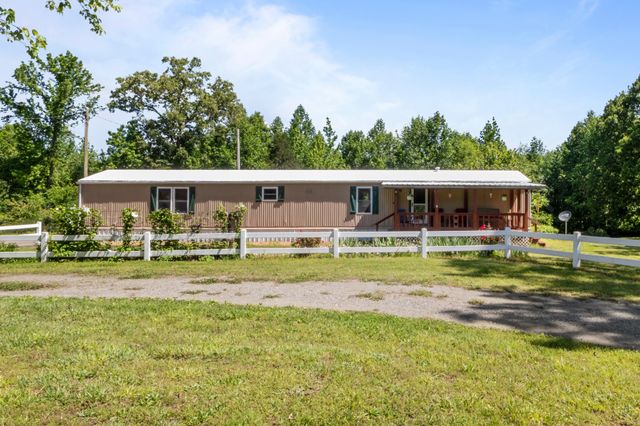 3310 Shiloh Church Rd, Camden, TN 38320