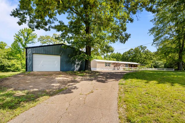 3310 Shiloh Church Rd, Camden, TN 38320