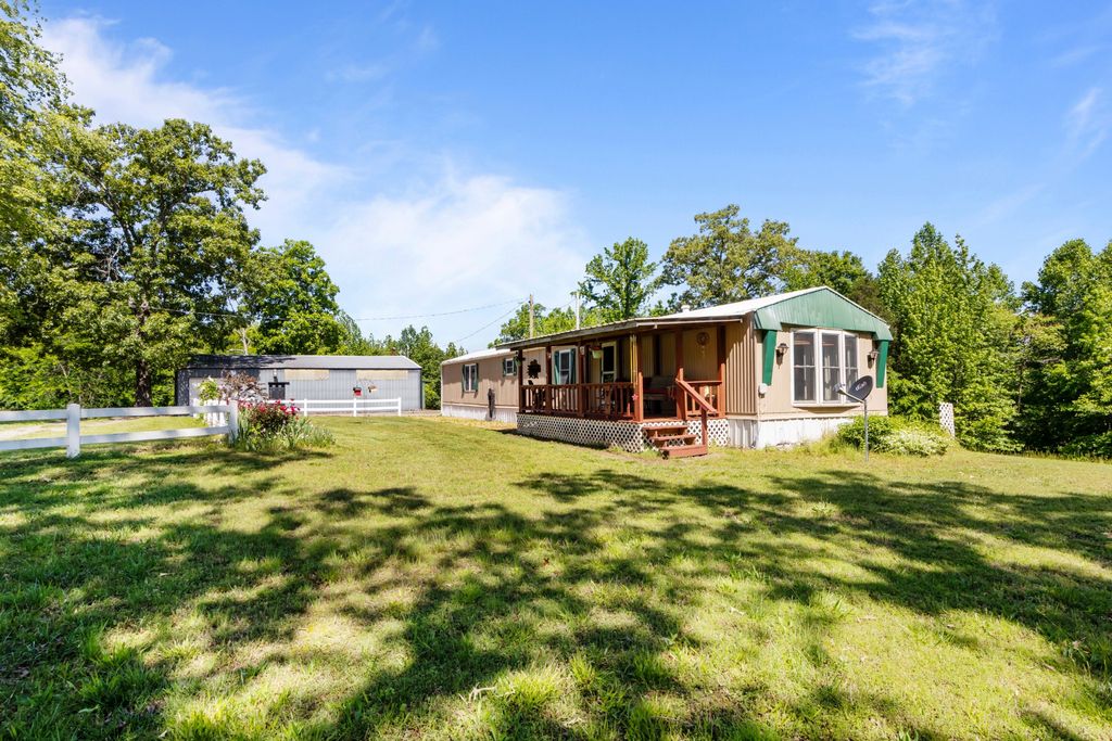3310 Shiloh Church Rd, Camden, TN 38320