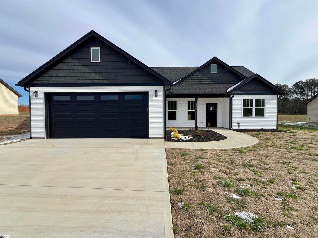 549 Bill Lattimore Road, Chesnee, SC 29323